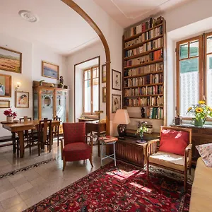 https://colosseo-holiday-house.it-romehotels.com