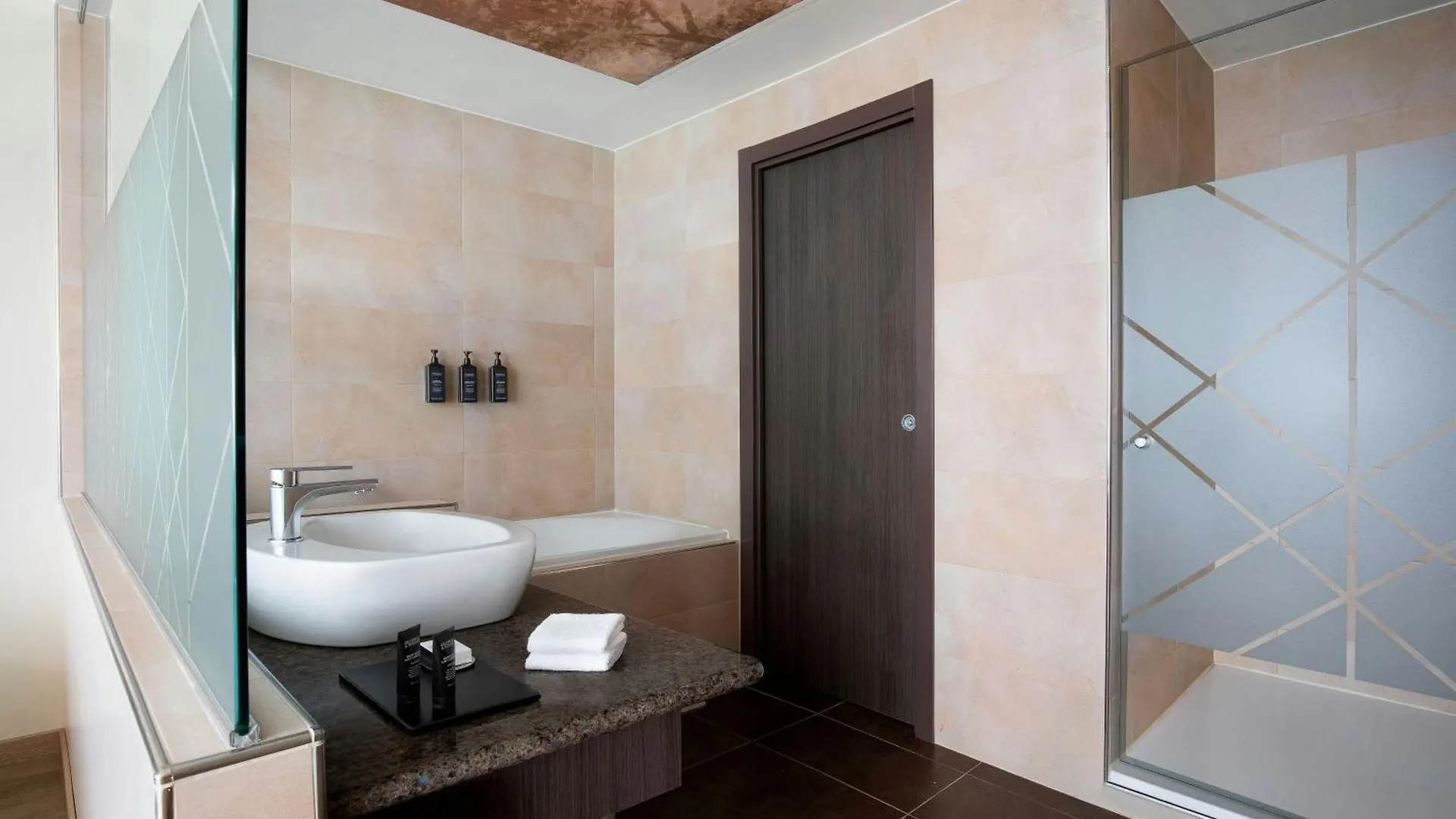 Sheraton Milan Malpensa Airport Hotel & Conference Centre Ferno 4*,  Italien