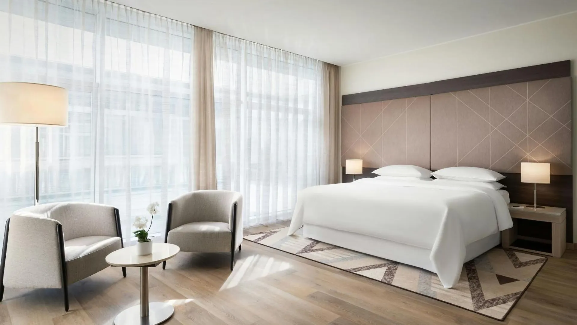 Sheraton Milan Malpensa Airport Hotel & Conference Centre Ferno 4*,